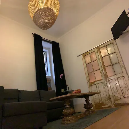 Gasthof Old Town Lx Suites